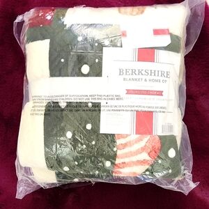 Brand New BERKSHIRE HOLIDAY INSPIRED OVERSIZED VELVETSOFT THROW